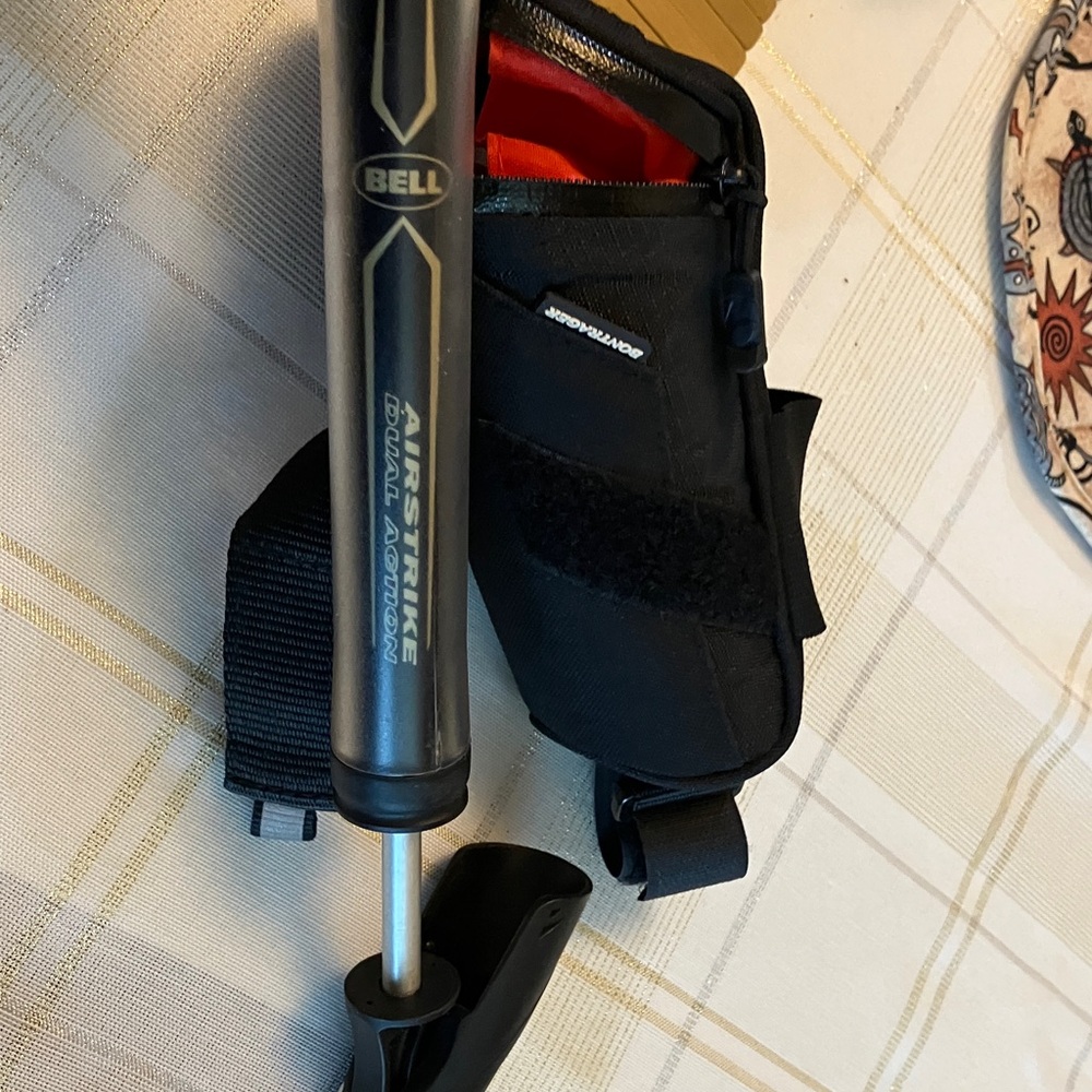 VINTAGE BONTRAGER BLACK BIKE SEAT PACK  and BELL AIRSTRIKE DUAL ACTION BIKE PUMP